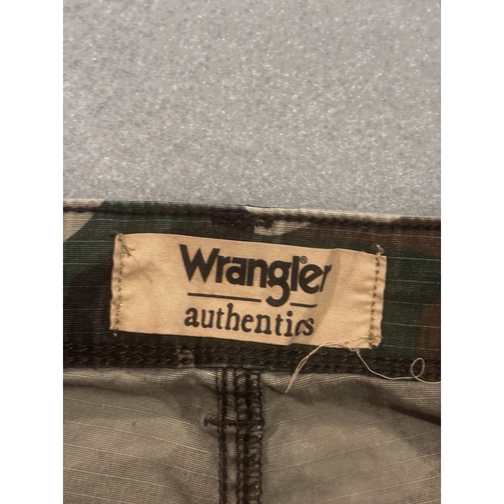 Men's Wrangler Authentics Mens 44x32.5 Relax Fit Stretch Cargo Pants Camo - Picture 7 of 10